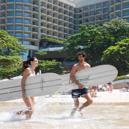 Fairmont Rio De Janeiro Copacabana المظهر الخارجي الصورة Surfers at the Sheraton Grand
